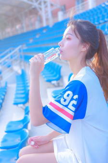 硕大粗长撑裂了小龙女